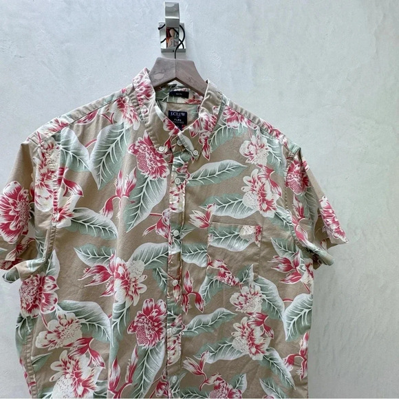 J Crew || Floral Resort Shirt Short Sleeve Button Up in Safari Tan XL - Picture 6 of 8